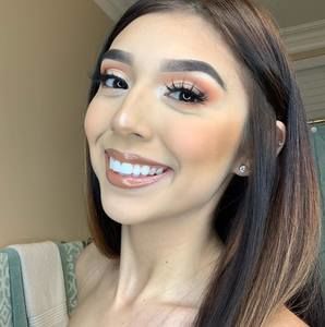 Meet your Posher, Daniela